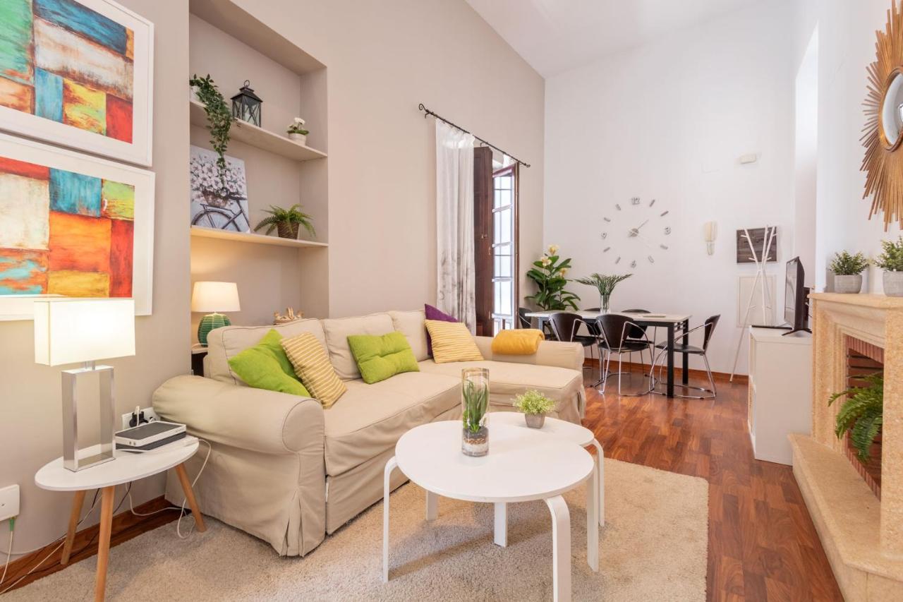 Abades Giralda Deluxe By Valcambre Apartman Sevilla Kültér fotó