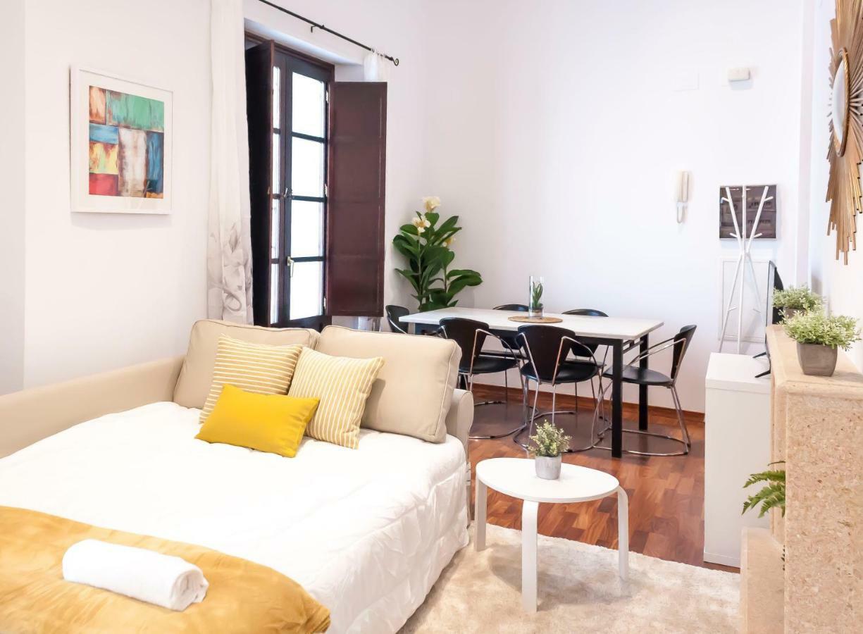 Abades Giralda Deluxe By Valcambre Apartman Sevilla Kültér fotó
